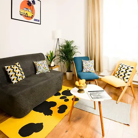 Mellow Yellow Old Town *